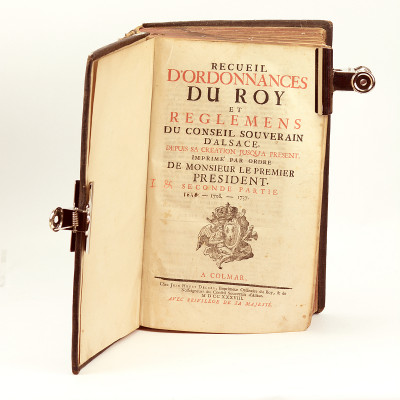 Recueil d'ordonnances du roy et reglemens (sic) du conseil souverain d'Alsace, depuis sa création jusqu'à présent. Imprimé par Ordre de monsieur le premier Président. Première Partie 1657-1707. Seconde Partie 1708-1737. 