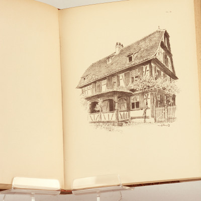 Das ewig schöne Elsass. XXVIII farbige Trachten-Bildtafeln, 83 Zeichnungen aus dem ländlichen Hof und Heim nach Aquarellen und Bleistiftzeichnungen. 