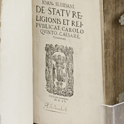 De statu religionis et rei publicae Carolo quinto Caesare commentarii. 