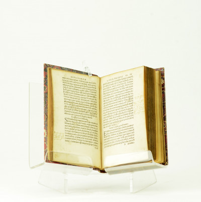 M. T. Ciceronis De Officiis, Libri Tres, cum Indice Auctorum, Adagiorumque suo loco citatorum. 