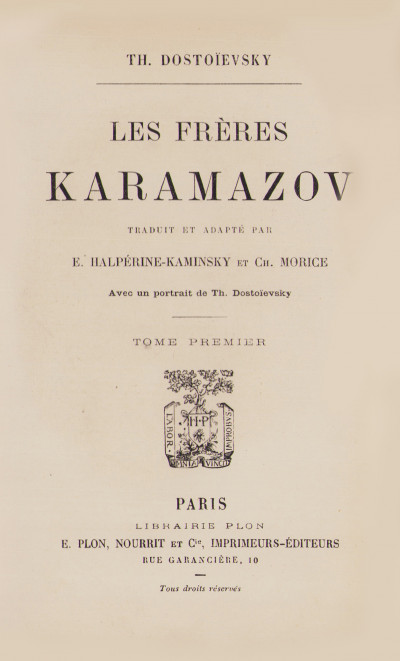 Les Frères Karamasov. Traduit et adapté par E. Halpérine-Kaminsky et Ch. Morice. Avec un portrait de Th. Dostoïevsky. 