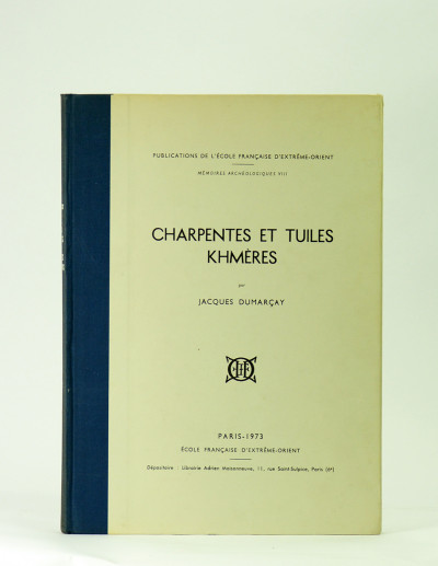 Charpentes et tuiles khmer. 