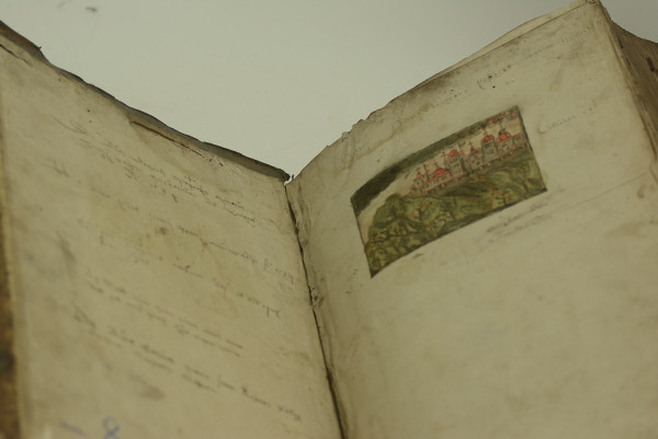 Bibell, Das ist, Alle bücher Alts vnd News Testaments nach alter, in Christlicher Kyrchen gehabter Translation, mit Auslegung etlicher dunckeler ort, vnd besserung vieler verruckter wort vnd sprüche Bibell, Das ist, Alle bücher Alts und News Testaments. 