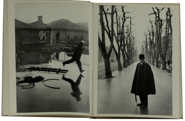 Images à la sauvette. Photographies par Henri Cartier-Bresson. 