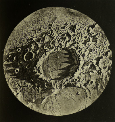 Atlas des Sonnensystems. 25 Abbildungen in Lichtdruck. Erläuternder Text von Professor Dr. W. Valentiner. 