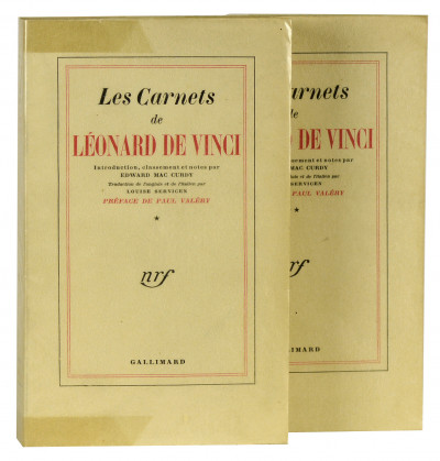 Les Carnets de Léonard de Vinci. Introduction, classement et notes par Edward Mac Curdy. Traduction de l'anglais et de l'Italien par Louise Servicen. Préface de Paul Valéry. 