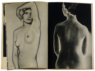 Le nu en photographie. Illustré par Mme Laure Albin-Guillot, Pierre Boucher, Man Ray, Roger Schall. 