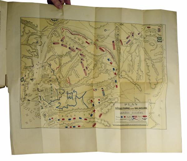 La guerre. Histoire complète des opérations militaires en Orient et dans la Baltique pendant les années 1853, à 1856. Précédée d’un aperçu historique sur les Russes et les Turcs. Ouvrage donnant tout ce qui se rattache à la crise actuelle, ainsi que sur les principaux personnages qui y figurent.Neuvième édition, ornée de Portraits, Vues, Cartes, etc. 