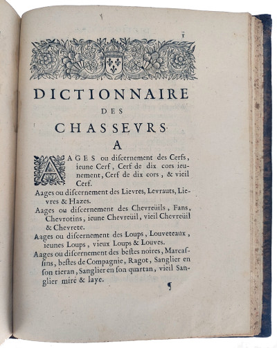 La Venerie royale divisée en IV parties, qui contiennent les Chasses du Cerf, du Lievre, du Chevreüil, du Sanglier, du Loup & du Renard. Avec le dénombrement des Forests & grands Buissons de France, où se doivent placer les Logemens, Questes, & Relais, pour y chasser. Par Messire Robert de Salnove, Conseiller, & Maistre-d'Hôstel ordinaire de la Maison du Roy, Lieutenant dans la grande Louveterie de France, Escuyer ordinaire de Madame Royale Christine de France, Duchesse de Savoye, & Gentil-homme de la Chambre de S. A. R. de Savoye. 