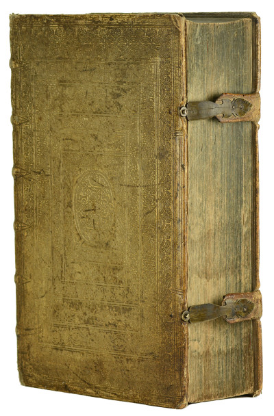 New vollkommen Kräuter-Buch, darinnen uber 3000 Kräuter, mit schönen und kunstlichen Figuren, auch deren Underscheid und Wirckung, sampt ihren Namen in mancherley Spraachen, beschrieben (…) vormahls durch (…) gebessert. Jetzt widerumb auffs newe übersehen (…) durch Hieronymum Bauhinum. Mit gest. figürlicher Titelbordüre und über 2400 Pflanzenholzschnitten. 