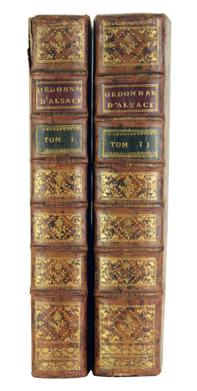 Recueil des édits, déclarations, lettres patentes, arrêts du Conseil d'Etat et du Conseil Souverain d'Alsace, ordonnances & règlements concernant cette province, avec des observations par M. de Boug, premier président du Conseil souverain d'Alsace. Tome premier : 1657 - 1725. Tome second : 1726 - 1770. 