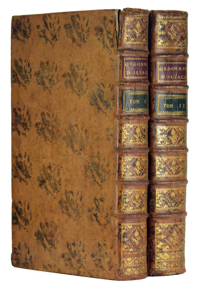 Recueil des édits, déclarations, lettres patentes, arrêts du Conseil d'Etat et du Conseil Souverain d'Alsace, ordonnances & règlements concernant cette province, avec des observations par M. de Boug, premier président du Conseil souverain d'Alsace. Tome premier : 1657 - 1725. Tome second : 1726 - 1770. 