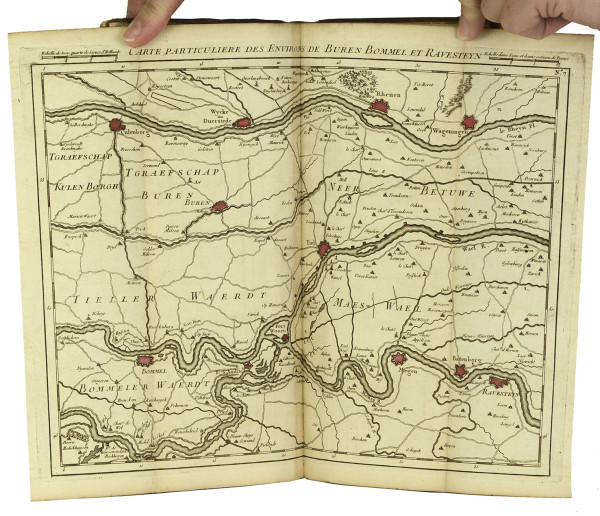 [Nouveau théâtre de la guerre aux Pays-Bas, ou Cartes très détaillées du Duché de Brabant et partie de la Hollande dressées d’après les meilleures du pays et en particulier celle d’Hollande, en 20 feuilles, par Covens et Mortier]. 