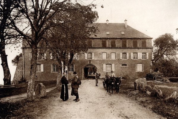 Sainte Odile d'Alsace. Sa montagne, ses monuments, son iconographie. Album de 48 planches en phototypie. Avec introduction et texte explicatif. 