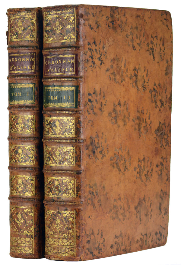 Recueil des édits, déclarations, lettres patentes, arrêts du Conseil d'Etat et du Conseil Souverain d'Alsace, ordonnances & règlements concernant cette province, avec des observations par M. de Boug, premier président du Conseil souverain d'Alsace. Tome premier : 1657 - 1725. Tome second : 1726 - 1770. 